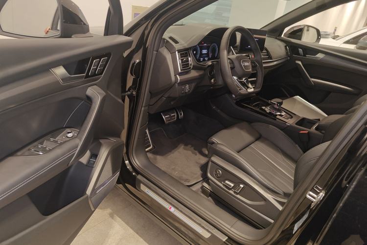 Used Audi Q5L 2025 quattro 45th Anniversary Edition 45 TFSI Luxury Dynamic Model
