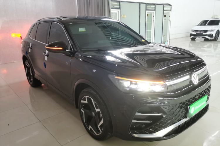 Used Volkswagen Tiguan L 2024 PRO 330TSI Two-Wheel Drive R-Line Smart Edition