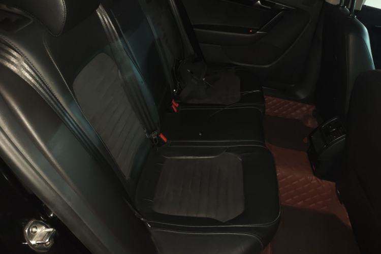 Used Volkswagen Magotan 2016 1.8TSI Luxury Comfort Model Left Rear Seat