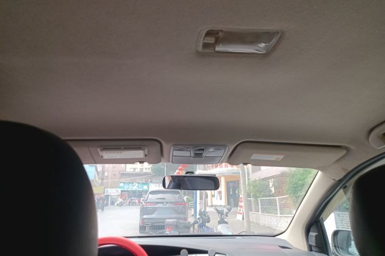 Used Nissan Livina 2010 Jingrui Edition 1.6L Automatic Smart High-End Model Headliner