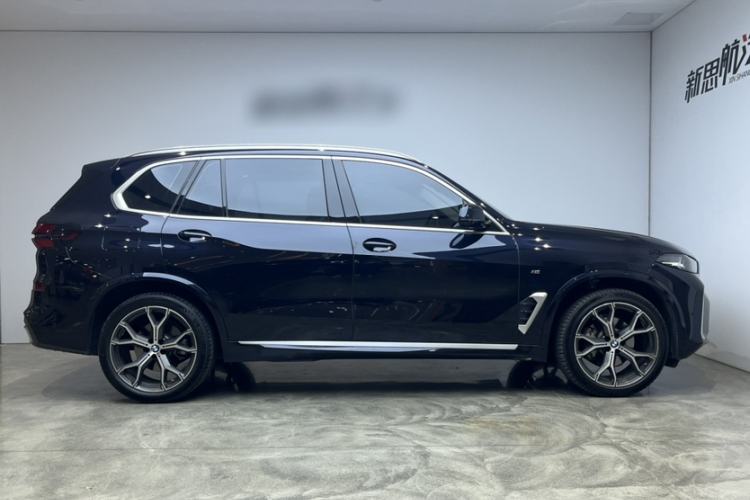 Used BMW X5 2023 xDrive 30Li Luxury M Sport Package Exterior 5