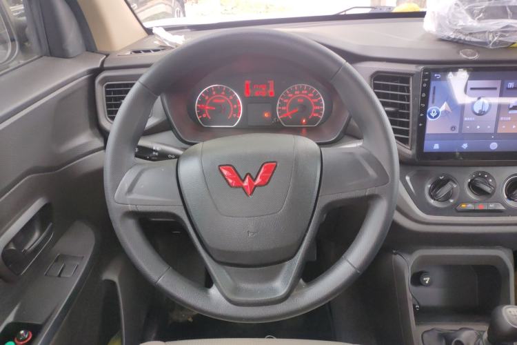 Used Wuling Hongguang V 2022 1.5L Jingqu Version Hydraulic Power Steering LAR