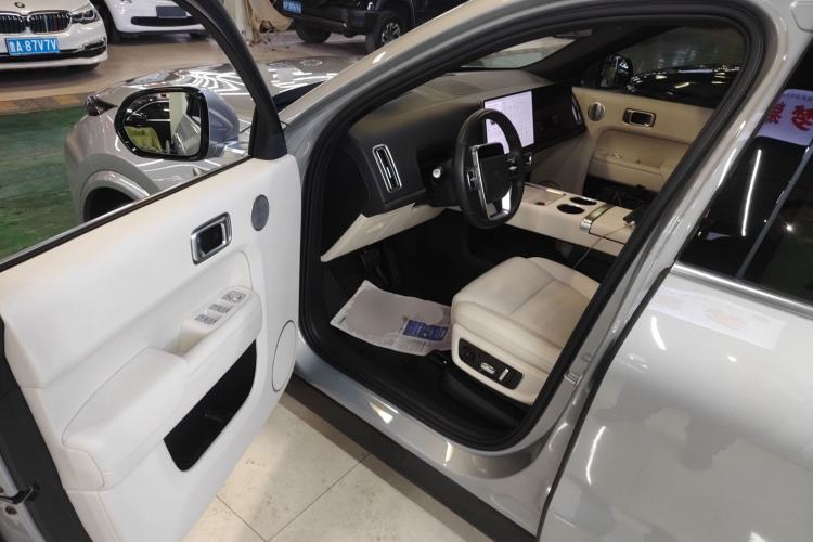 Used Li Auto L8 2023 Pro Model
