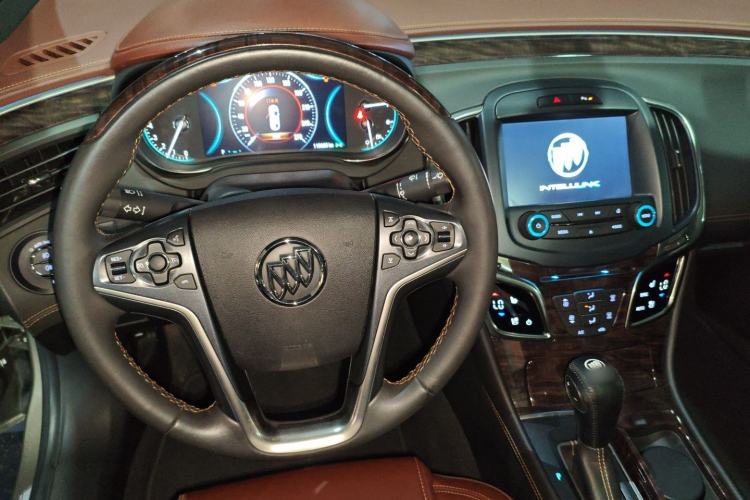 Used Buick LaCrosse 2013 2.4L SIDI Luxury Comfort Edition Center Console