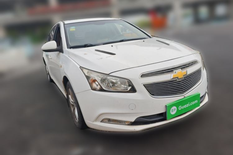 Used Chevrolet Cruze 2015 1.5L Classic SE MT Front Right 45 Deg