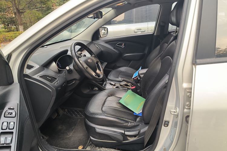 Used Hyundai ix35 2013 2.0L Automatic Two-Wheel Drive Smart GLS China IV Standard