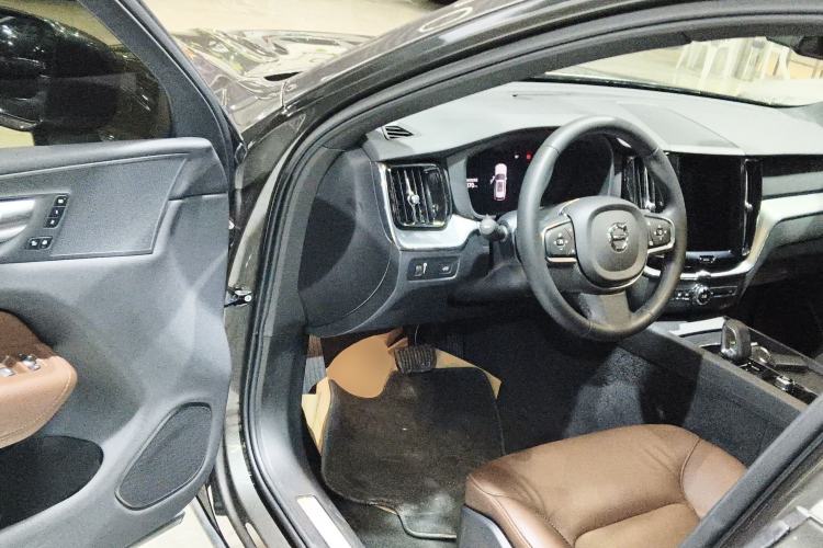 Used Volvo XC60 2022 B5 4x4 Zhiyi Luxury Edition