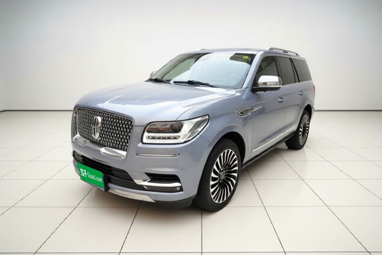 Used Lincoln Navigator 2020 3.5T Presidential Series Front Left 45 Deg