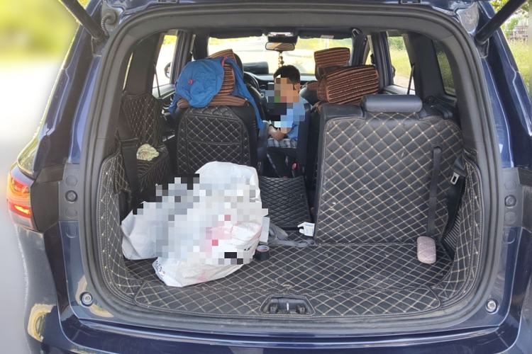 Used CHANGAN OSHAN COS1 2018 1.5T Automatic Smart 7-Seater Trunk