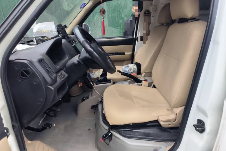 Used Foton Scenic V5 2017 1.5L Long-Wheelbase 450 Van Standard Edition DAM15DR
