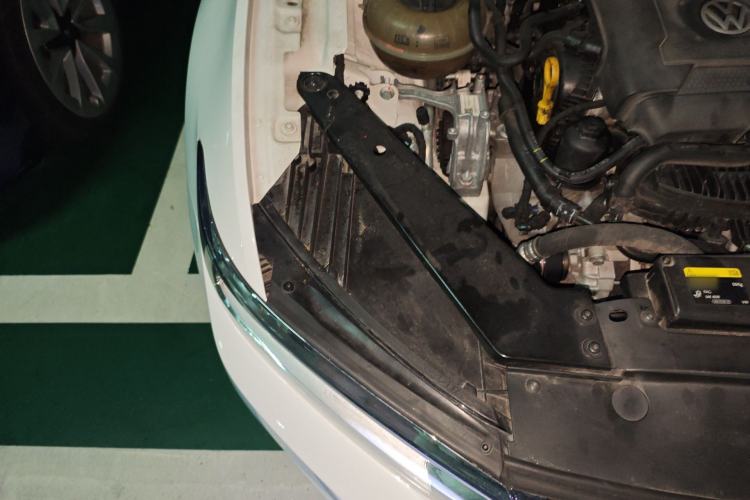 Used Volkswagen Magotan 2017 330TSI DSG Luxury Model Right Front Headlight