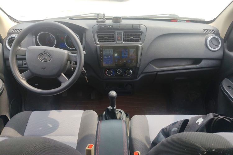 Used CHANGAN KAICHENG Ruixing M60 2020 1.5L Standard Version China VI 6-Seater DAM15KR Center Console