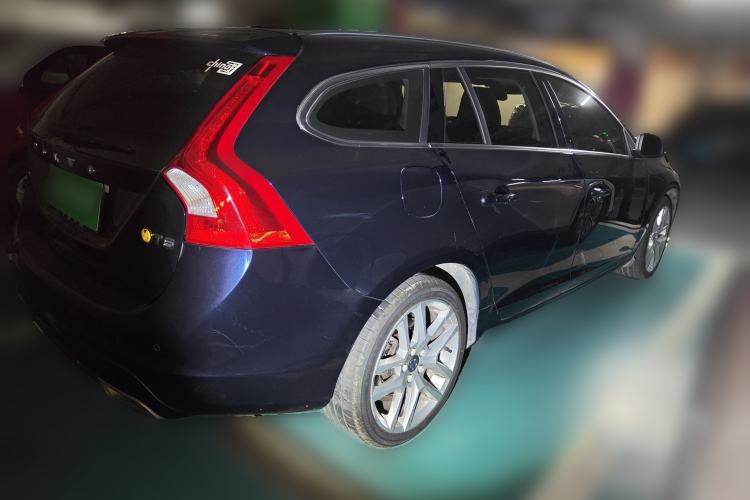Used Volvo V60 2017 T5 Zhiyi Edition China V Standard Rear Right 45 Deg