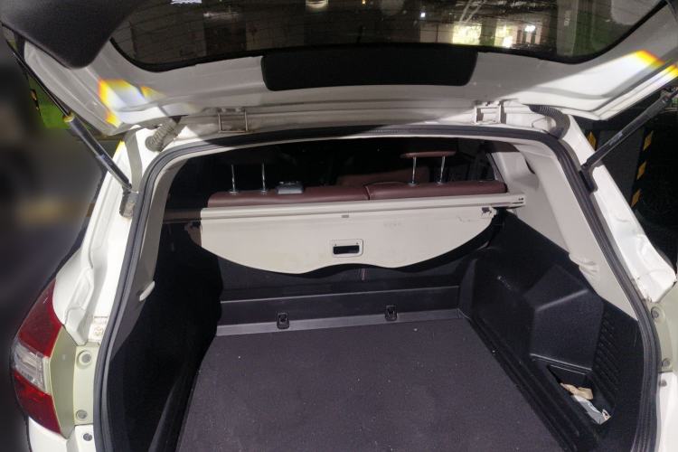 Used Venucia T70X 2015 2.0L CVT SmartFun Sport Edition