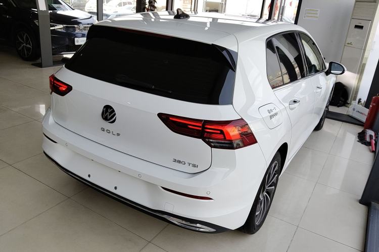 Used Volkswagen Golf 2023 Facelift 280TSI DSG Pro
