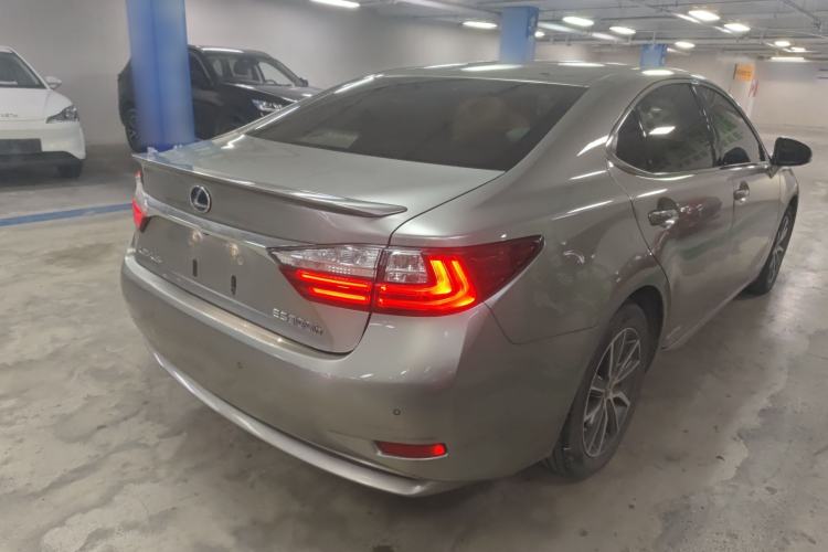 Used Lexus ES 2015 300h Comfort Edition