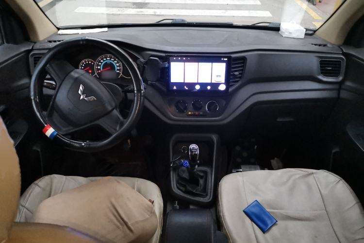 Used Wuling Hongguang V 2019 1.5L Enjoyment Version China VI LAR