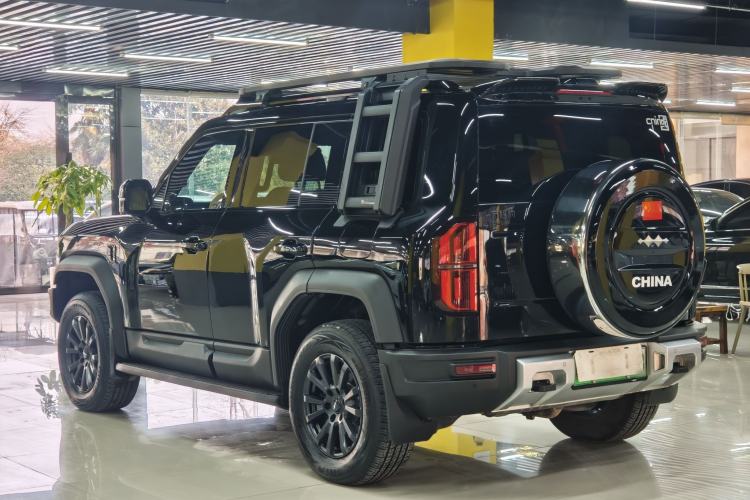 Used Formula Leopard Leopard 5 2023 Navigator Edition
