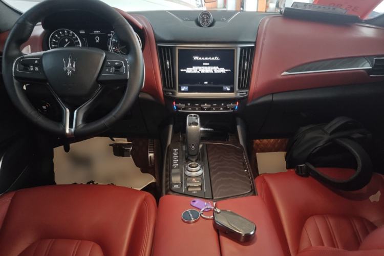 Used Maserati Levante 2021 3.0T Standard Edition Center Console