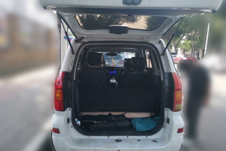 Used Dongfeng Fengon 330 2014 1.5L Manual Standard Edition DK15-02
