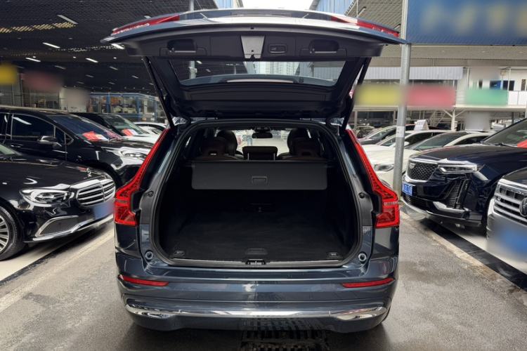 Used Volvo XC60 2022 B5 4x4 Zhiyi Luxury Edition
