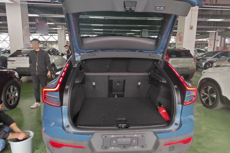 Used Volvo C40 2024 Long-Range PRO Version
