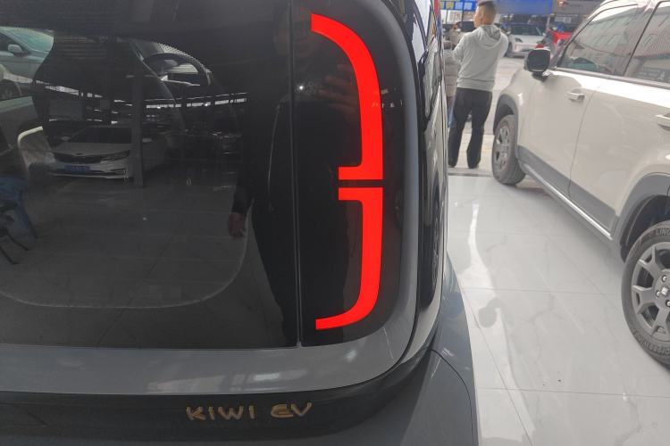 Used Baojun KiWi EV 2022 Artist Lite Edition Lithium Iron Phosphate
