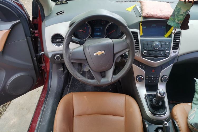 Used Chevrolet Cruze 2015 1.5L Classic SL MT Steering Wheel