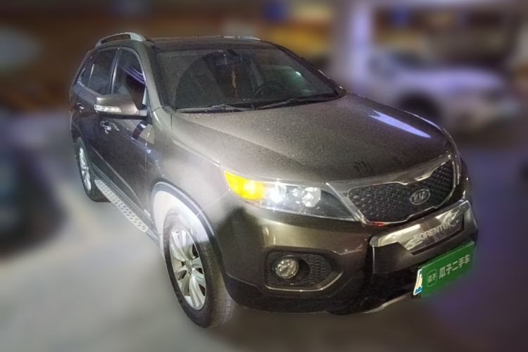 Used Kia Sorento 2012 2.4L Gasoline Supreme Edition Front Right 45 Deg