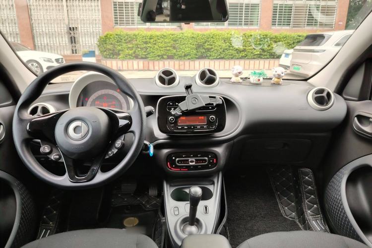 Used smart forfour 2018 1.0L 52 kW Dynamic Edition