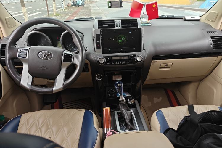 Used Toyota Prado 2015 2.7L Automatic Standard Edition Center Console