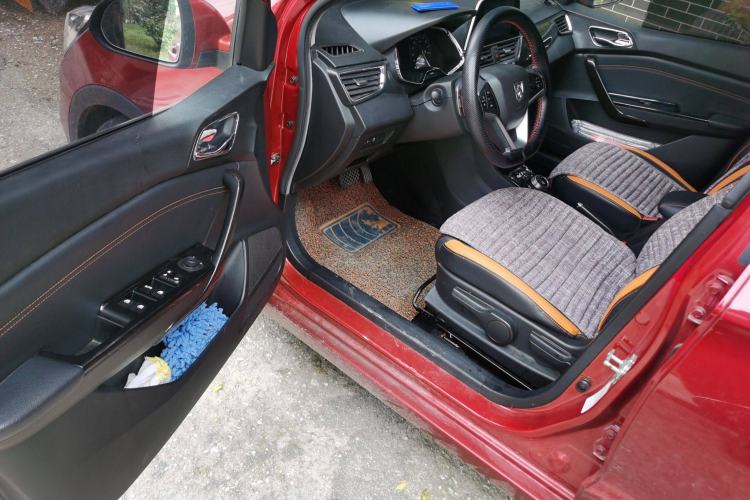 Used Baojun 310 2017 1.5L Automatic Luxury Model Driver Seat