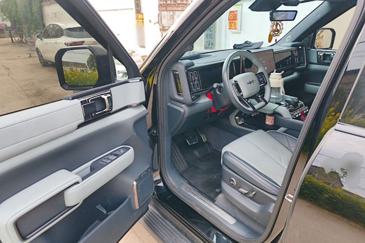 Used Formula Leopard 5 2023 Navigator Edition Driver Seat