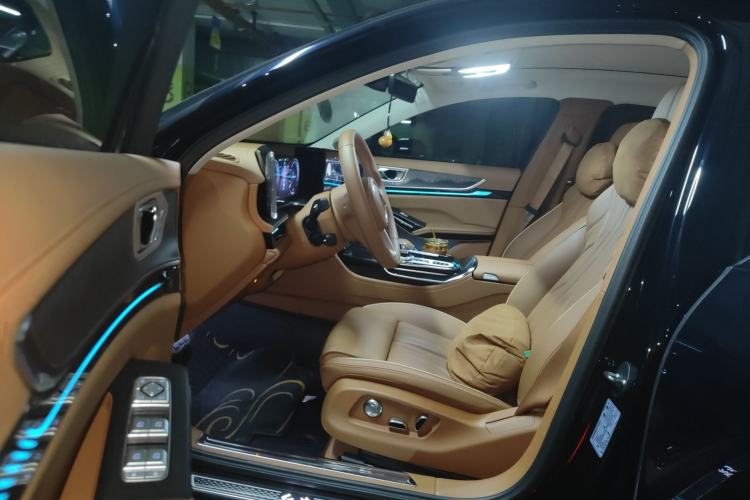 Used Hongqi H9 2025 2.0T Two-Wheel Drive Flagship Luxury Business Edition 5 Seats
