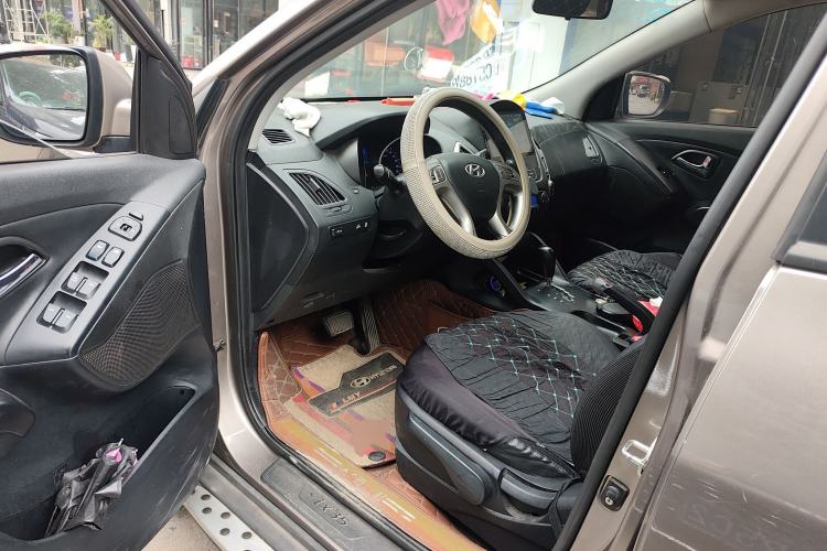 Used Hyundai ix35 2013 2.0L Automatic Two-Wheel Drive Smart GLS China IV Standard
