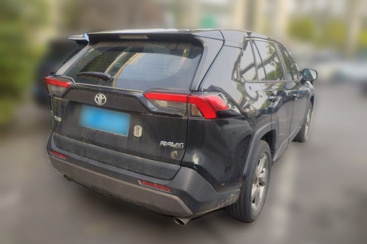 Used Toyota RAV4 2022 2.0L CVT Two-Wheel Drive Fashion Edition Rear Right 45 Deg