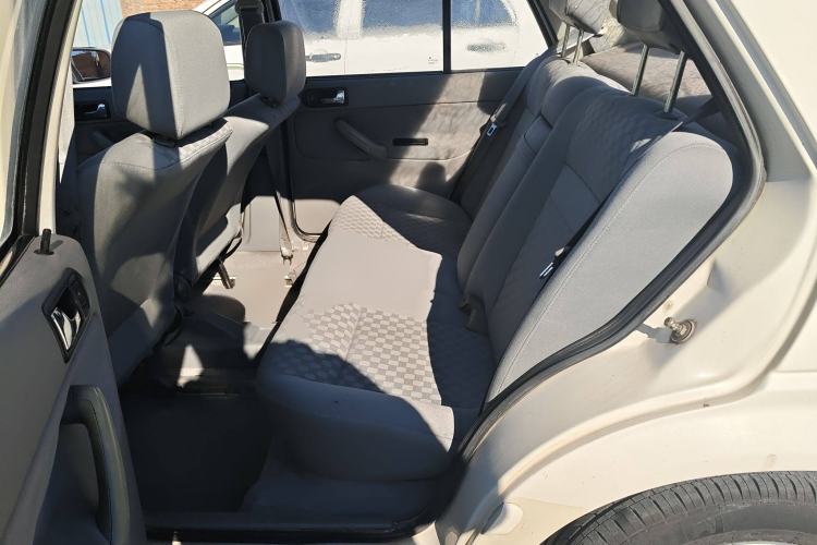 Used Volkswagen Jetta 2005 CIF Comfort Model Left Rear Seat