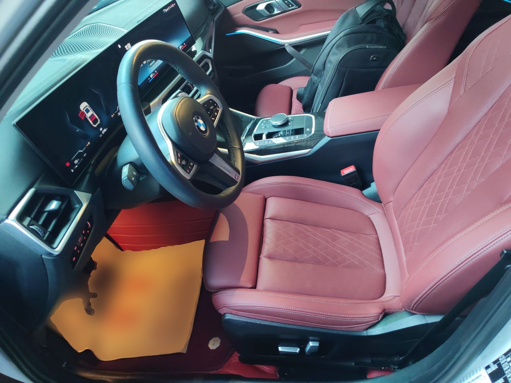 المقاعد الأمامية داخل السيارة