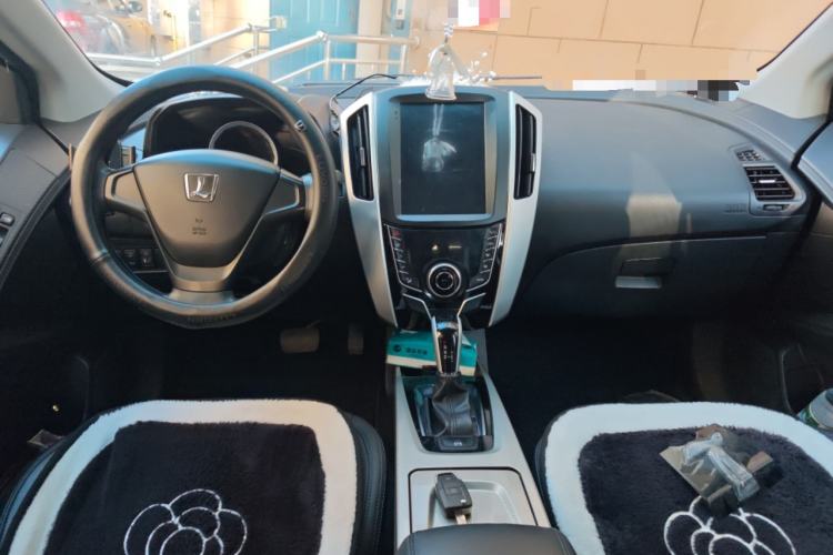 Used Luxgen U6 SUV 2016 1.8T Enhanced Appeal Version Center Console