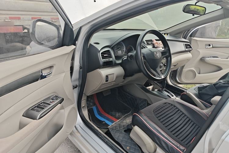 Used Honda City Classic 2014 Style 1.5L Automatic Elite Edition Driver Seat