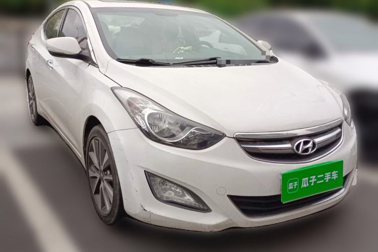Used Hyundai Elantra (5th Generation / Langdong) 2015 1.6L Automatic Leading Model Front Right 45 Deg
