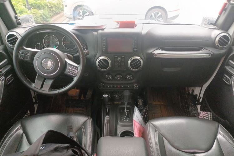 Used Jeep Wrangler 2015 3.6L Rubicon Four-Door Comfort Edition
