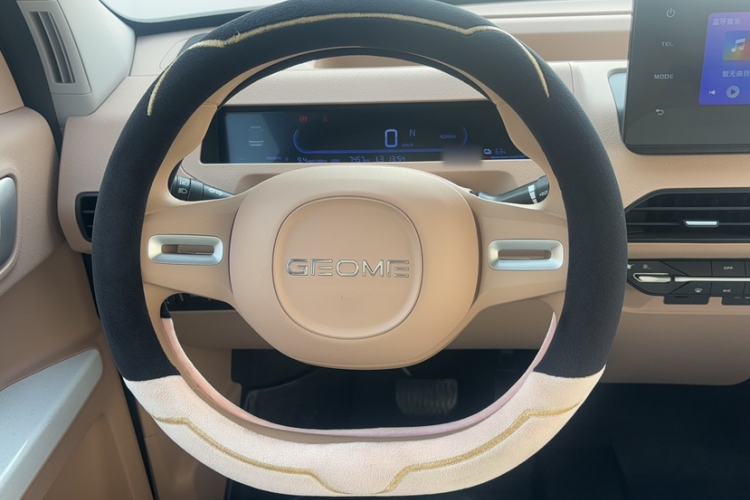 Used Geely Galaxy Panda 2024 Panda Mini 200km Endurance Bear Steering Wheel