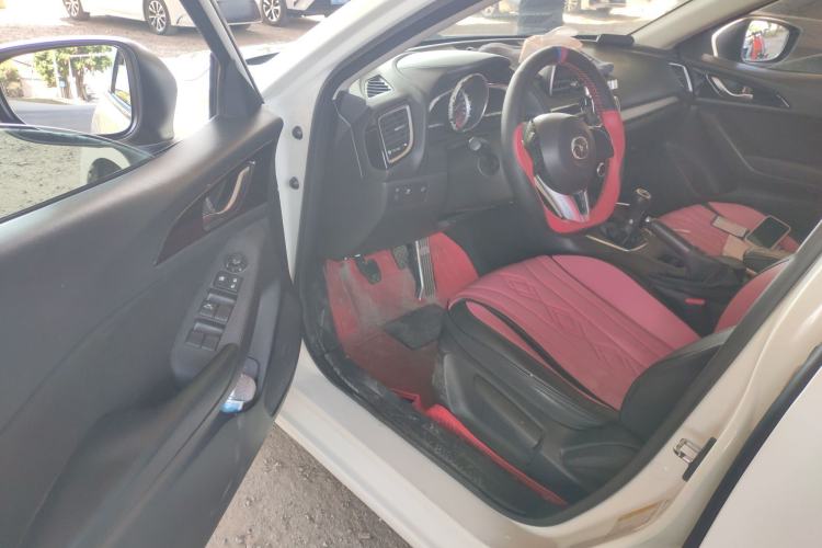 Used Mazda 3 Axela 2014 Hatchback 1.5L Manual Comfort Model