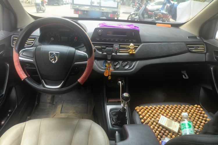 Used Baojun 310 2016 1.2L manual Comfort trim level
