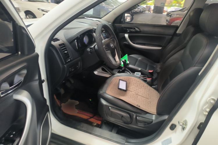 Used CHANGAN CS35 2016 1.6L Manual Luxury Model China V Standard