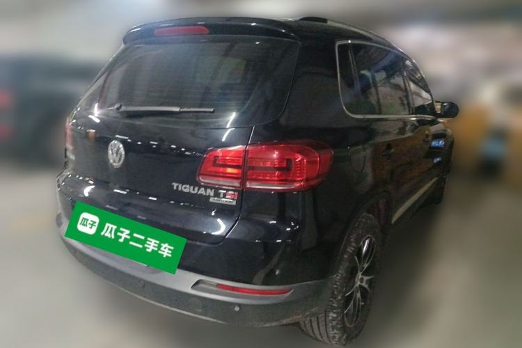 Used Volkswagen Tiguan 2013 1.8 TSI Automatic All-Wheel Drive Luxury Model Rear Right 45 Deg