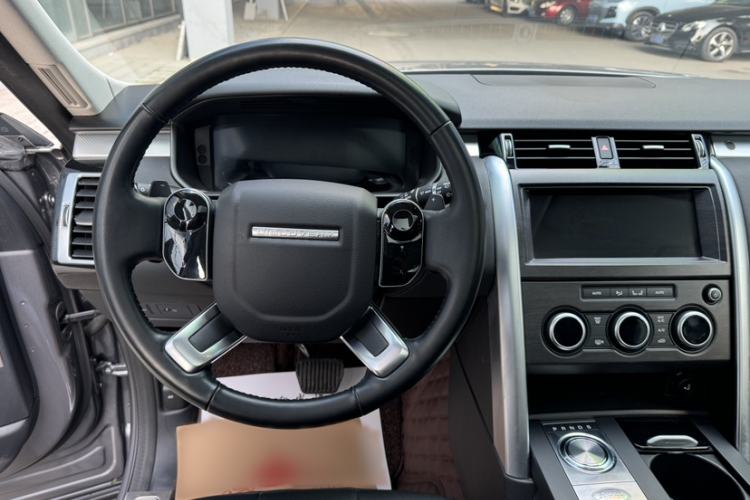 Used Land Rover Discovery 2020 3.0 SC V6 30th Anniversary Special Edition Interior 6