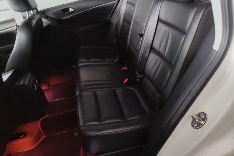 Used Volkswagen Tiguan 2015 1.8TSI Automatic All-Wheel-Drive Luxury Model Left Rear Seat