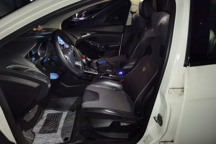 Used Ford Focus 2012 Hatchback 1.6L Automatic Fashion Edition